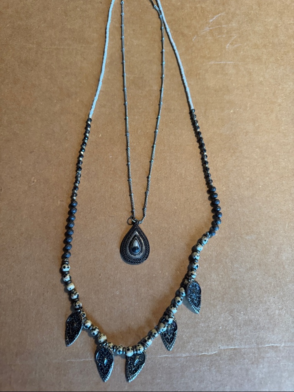 Buckle Black and Cream Layered Leaf Pendant Necklace Set